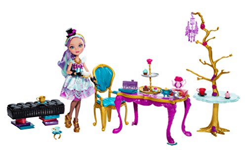 Ever After High Hat-Tastic Madeline Hatter Doll and Party Display