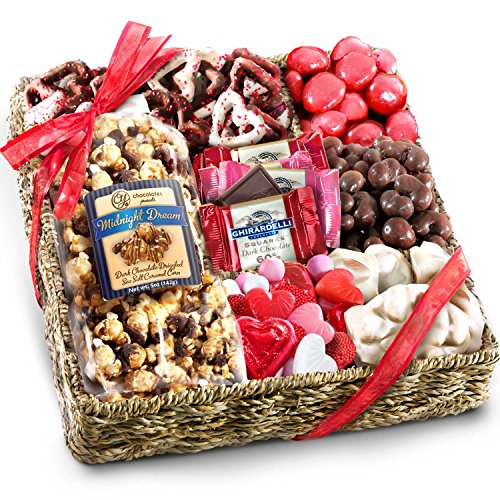 Golden State Fruit Valentines Chocolate, Sweets and Treats Gift Basket, 22 Ounce (Pack of 1)